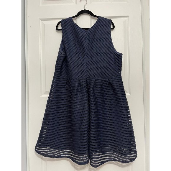 ASOS Curve Textured Scuba Dress - Picture 3 of 6